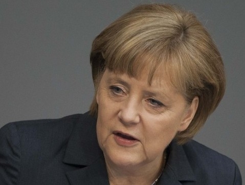  Cancelarul Federal al Germaniei, Angela Merkel, consideră necesară retragerea urgentă a tuturor formaţiunilor militare străine de pe teritoriul Ucrainei şi restabilirii controlului la frontiera de stat ucraineano-rusă