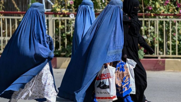 Утиски жінок в Афганістані: експерти про те, як далеко може зайти "Талібан"