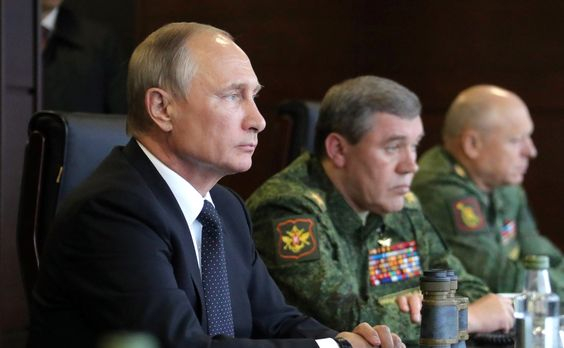 "У Кремля залишився єдиний інструмент — залякування нас військовою силою": експерт про методи гібридної війни РФ
