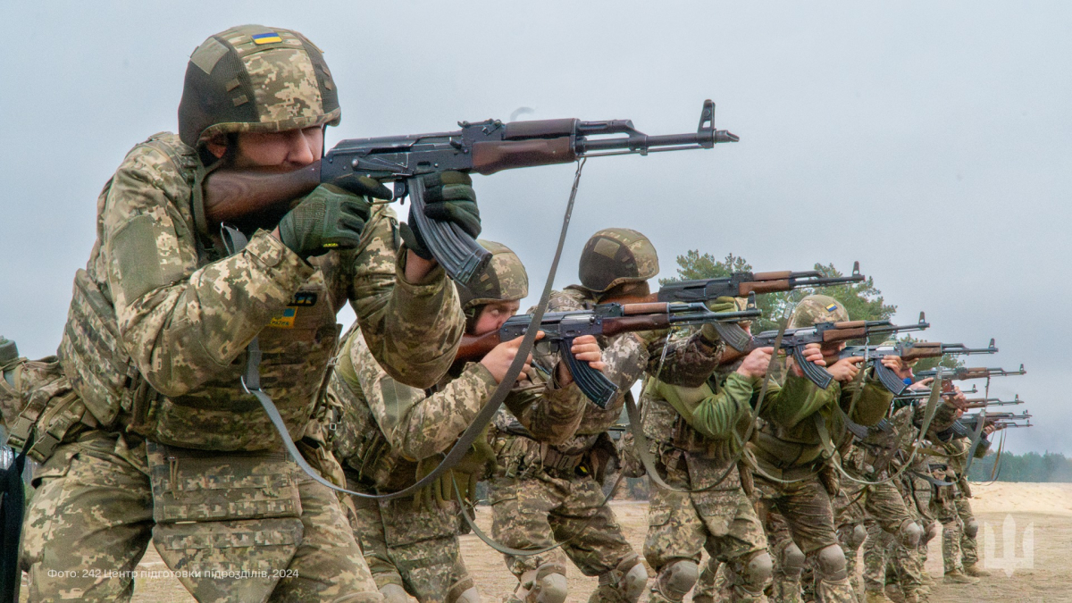 "Все, що роз'єднує суспільство – на руку ворогу". Шуляк про маніпуляції довкола мобілізаційного віку